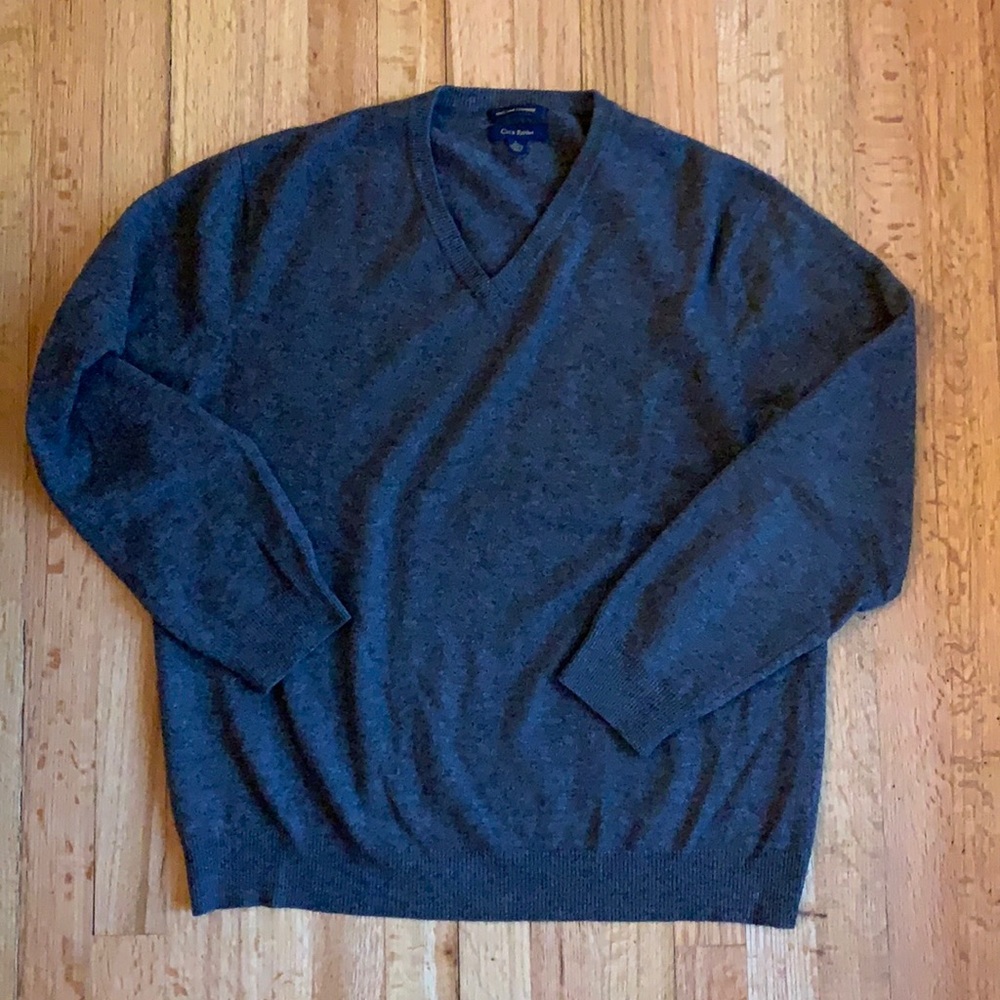 Club Room Cashmere V-Neck sweater (large)